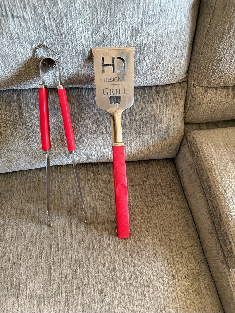 HD Designs Red Grill Spatula and Tongs Set